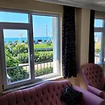 Masif House Bed & Breakfast 4*
