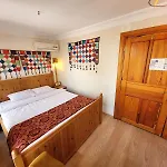 Bed & Breakfast Masif House 4*