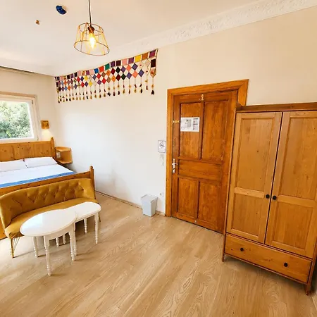 Masif House Bed & Breakfast 4*